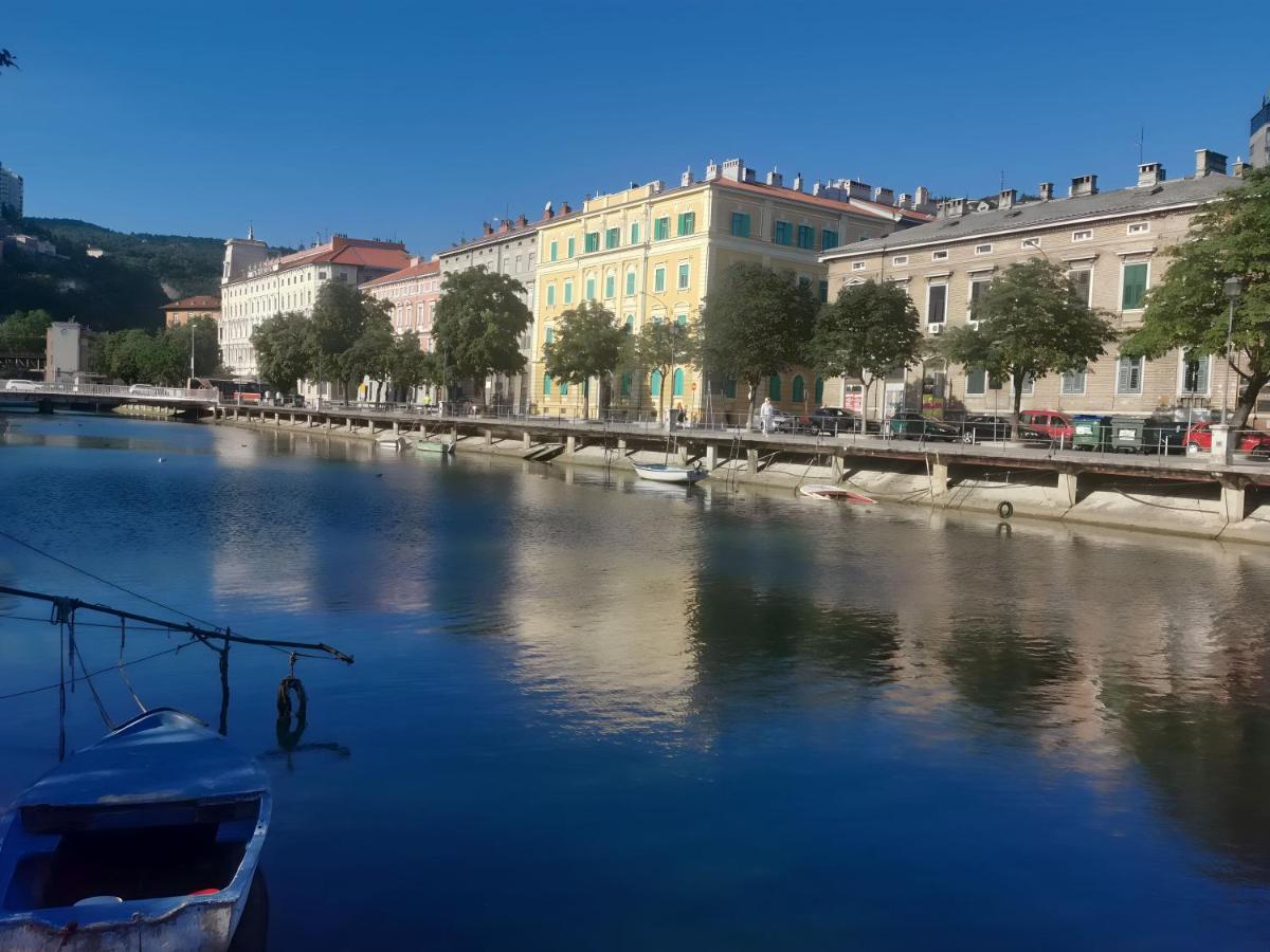 Market & Art Square Place Rijeka Luaran gambar